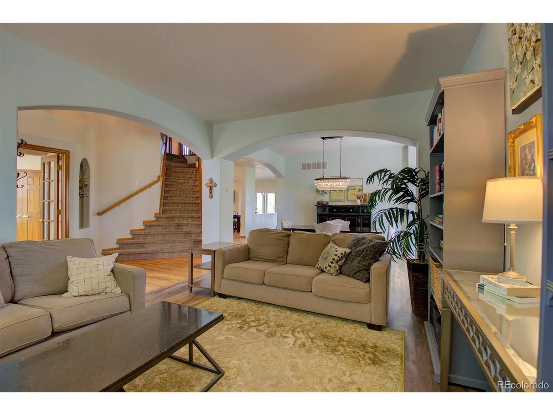 Photo of 646 Clarendon Dr