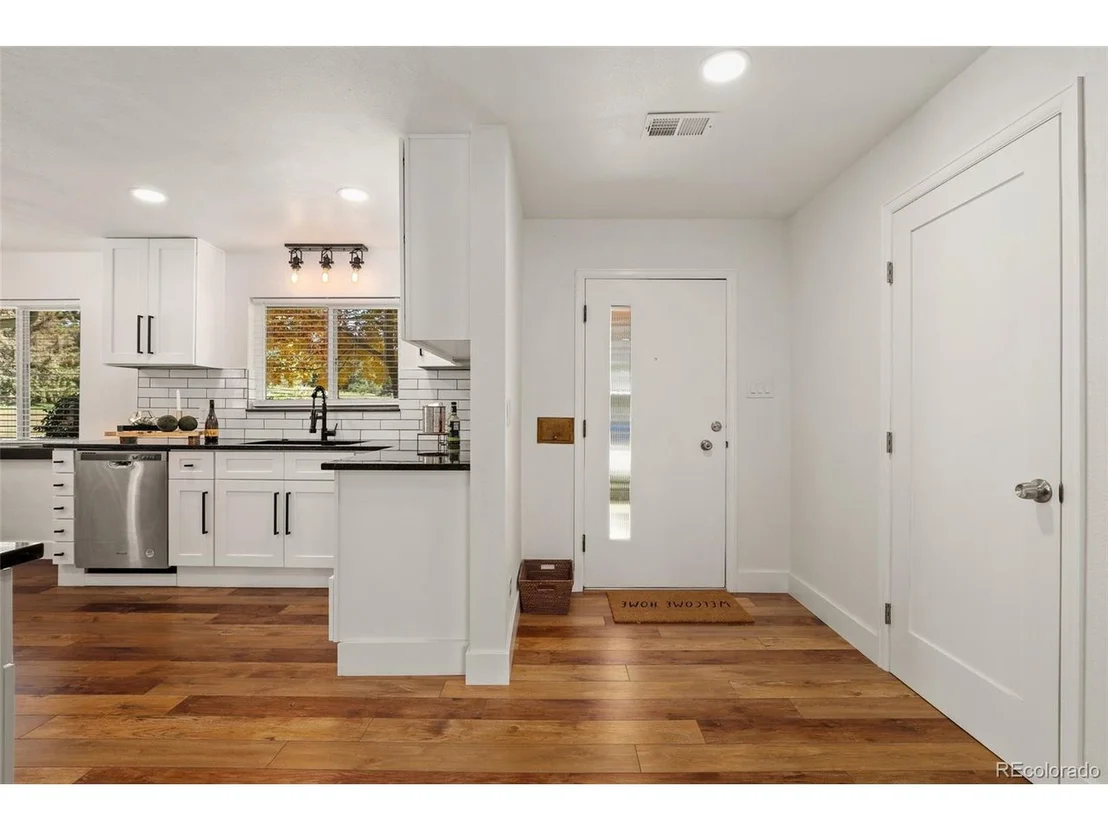 Photo of 4895 Depew St