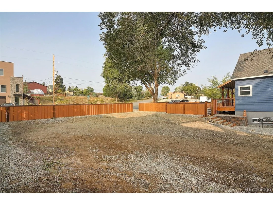 Photo of 730 W 3rd St