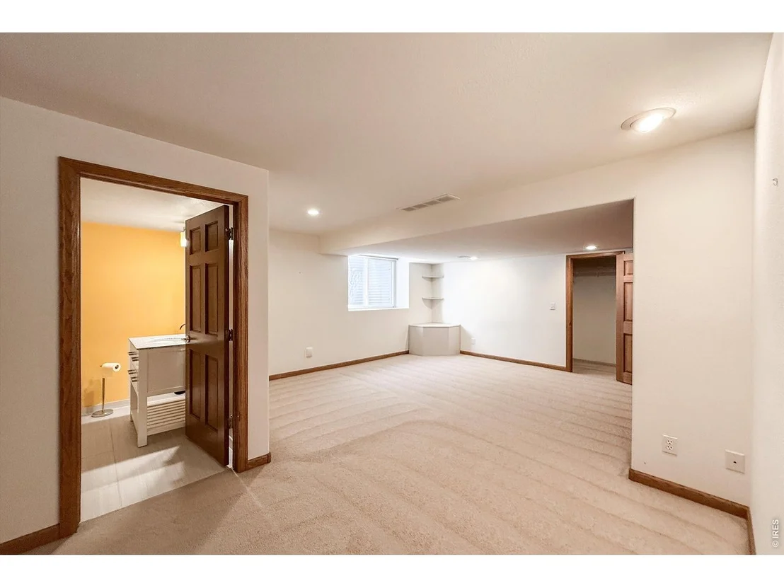 Photo of 2010 Emerald Dr