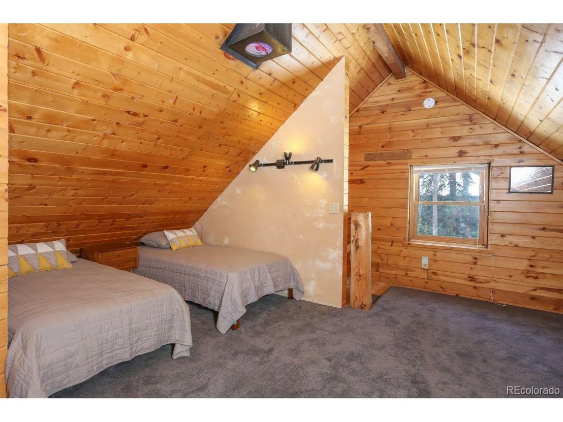 Photo of 390 Crown Dr