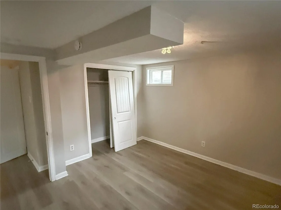 Photo of 562 W Easter Ave