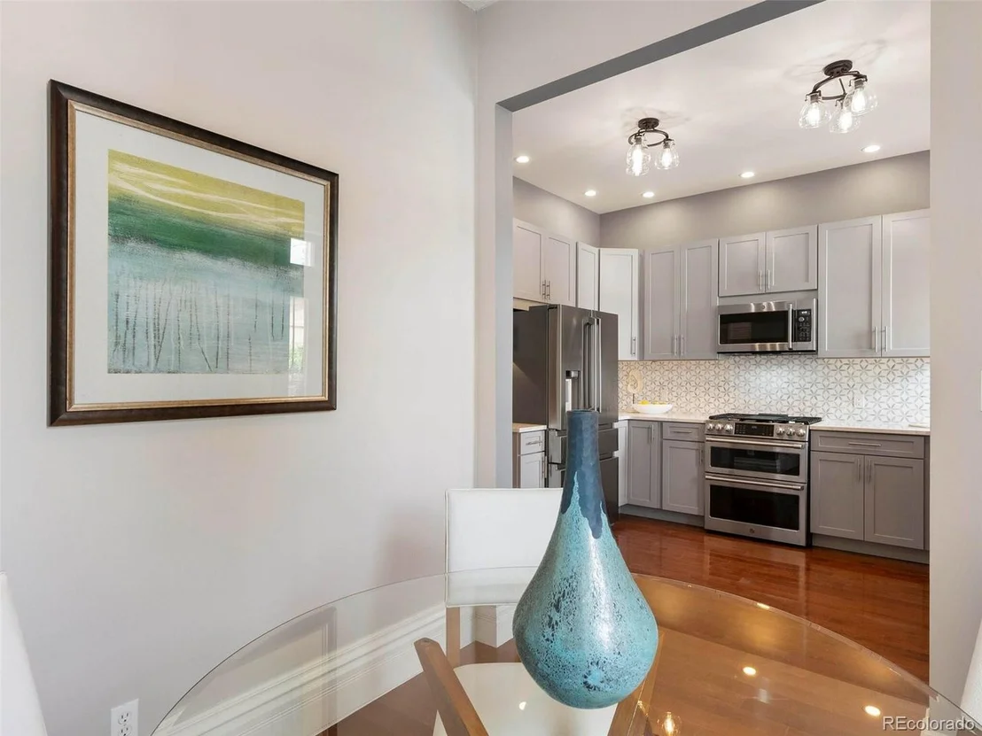 Photo of 2435 Tremont Pl