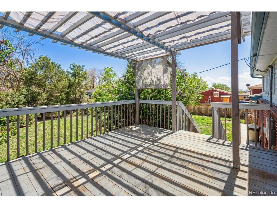 Photo of 9598 Lou Dr