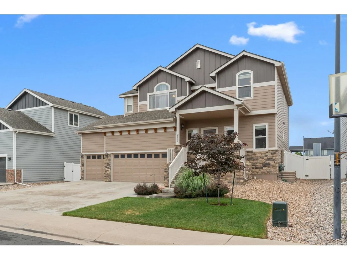 Photo of 562 Dakota Ct