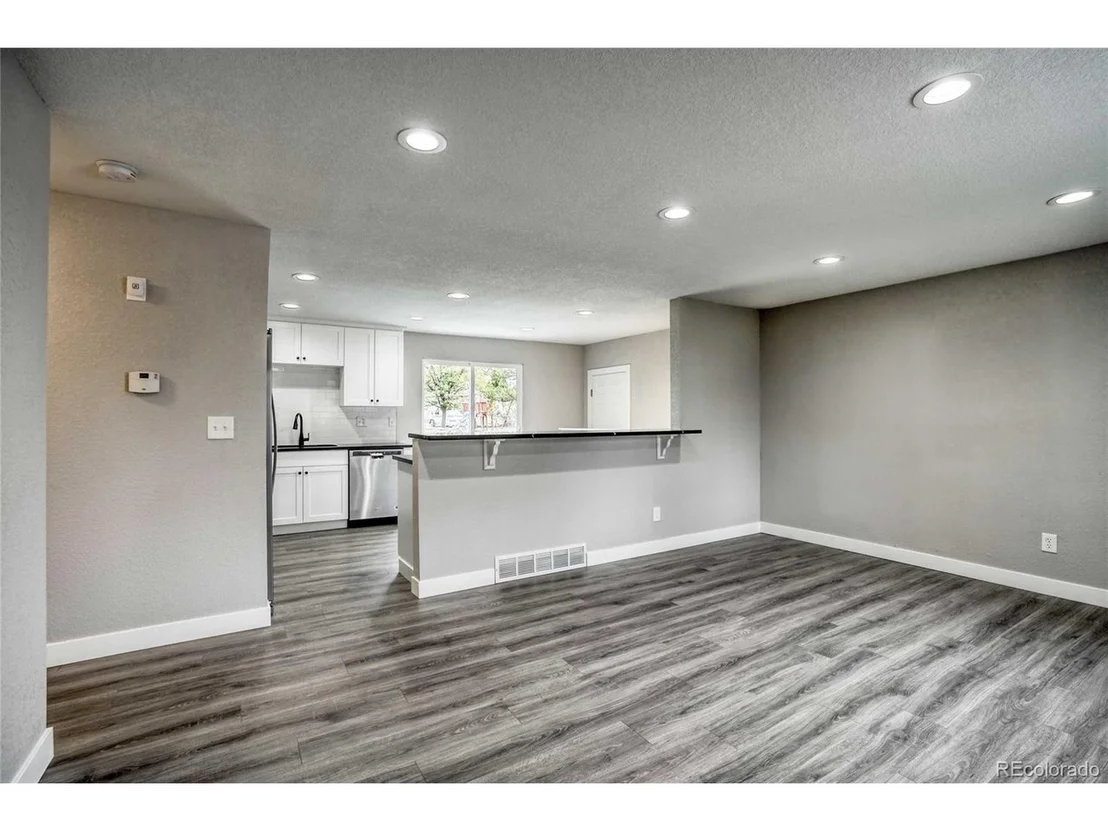Photo of 6450 W 77th Pl