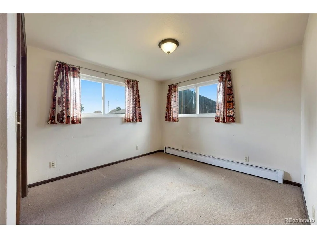 Photo of 3933 Viewpoint Way