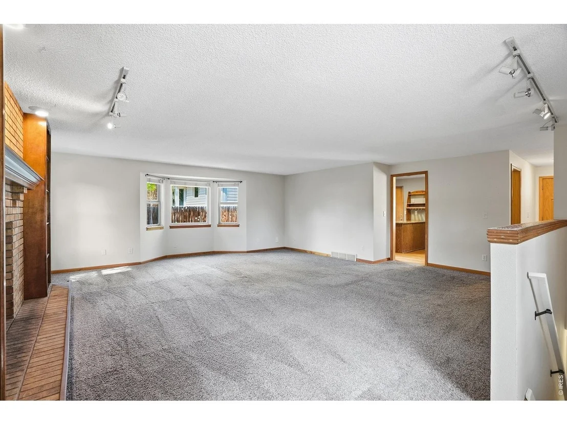 Photo of 1689 Geneva Cir
