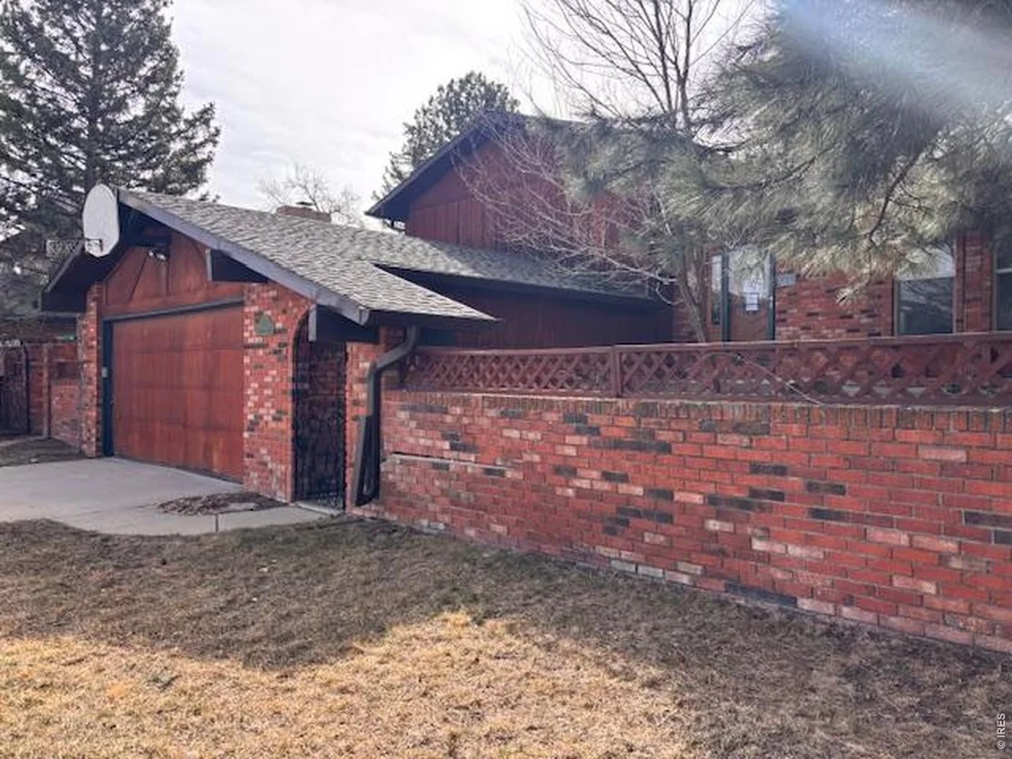 Photo of 3331 Lakeview Cir