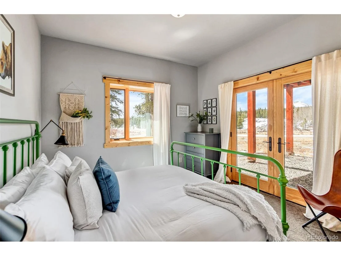 Photo of 1477 Lakeside Dr