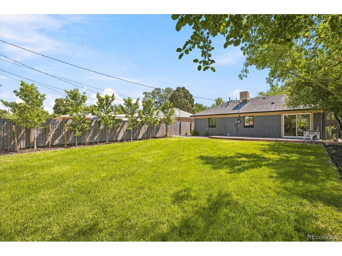 Photo of 2985 Eudora St