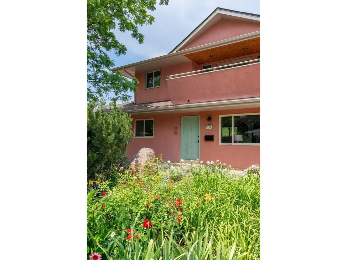 Photo of 3565 Martin Dr