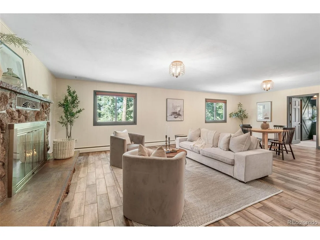 Photo of 5886 High Dr