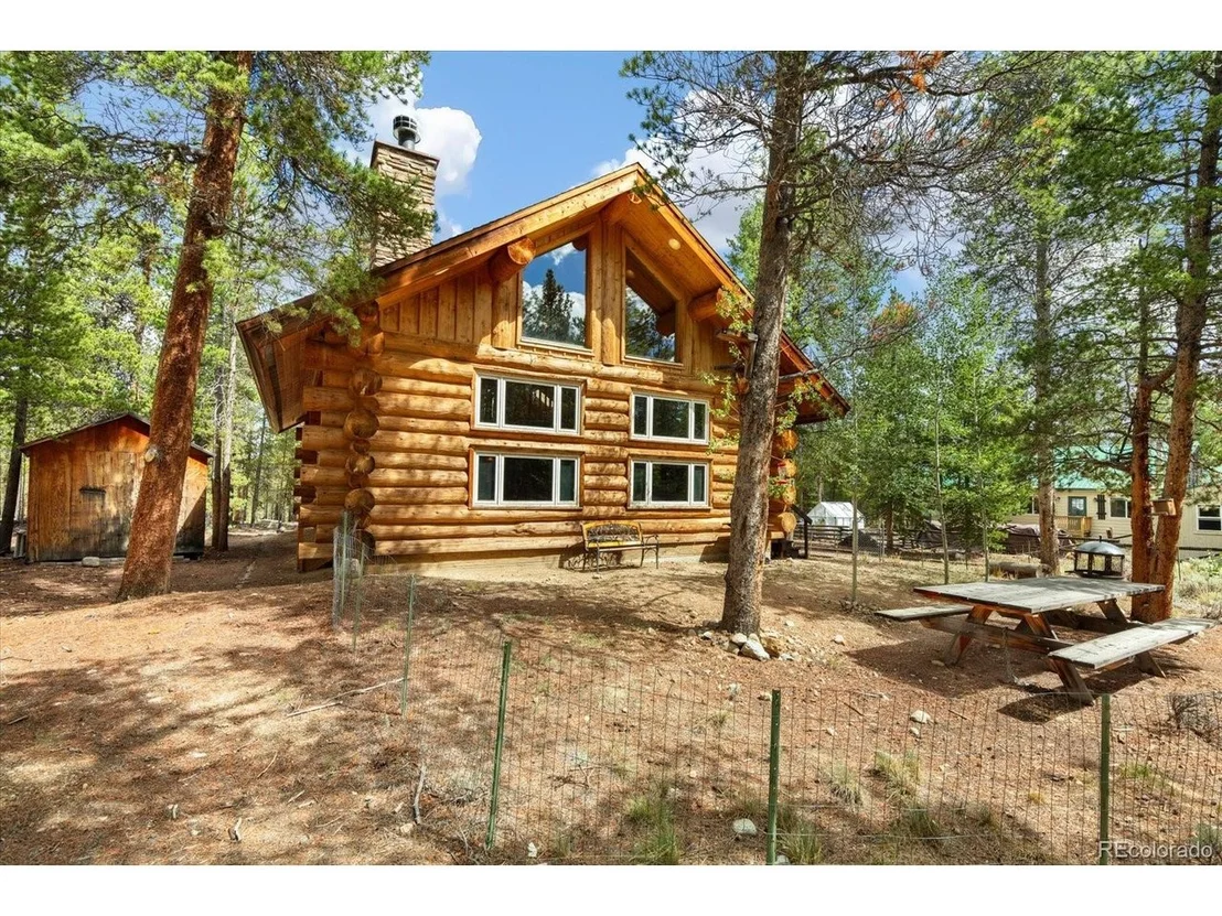 Photo of 682 Spruce Dr