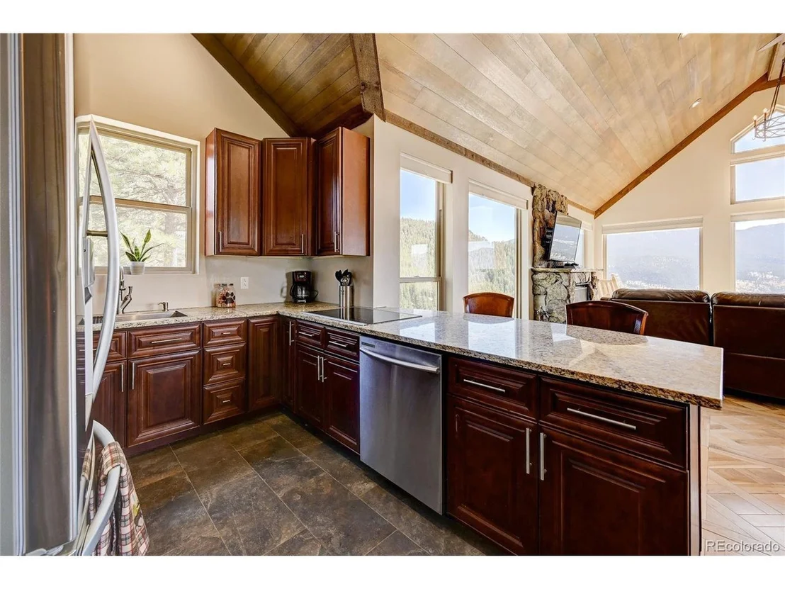 Photo of 632 Aspen Ln