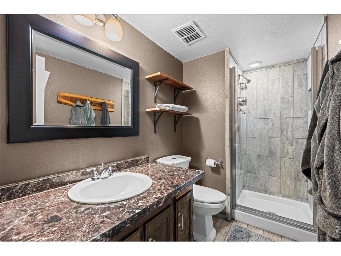 Photo of 1100 Atlas Cir S