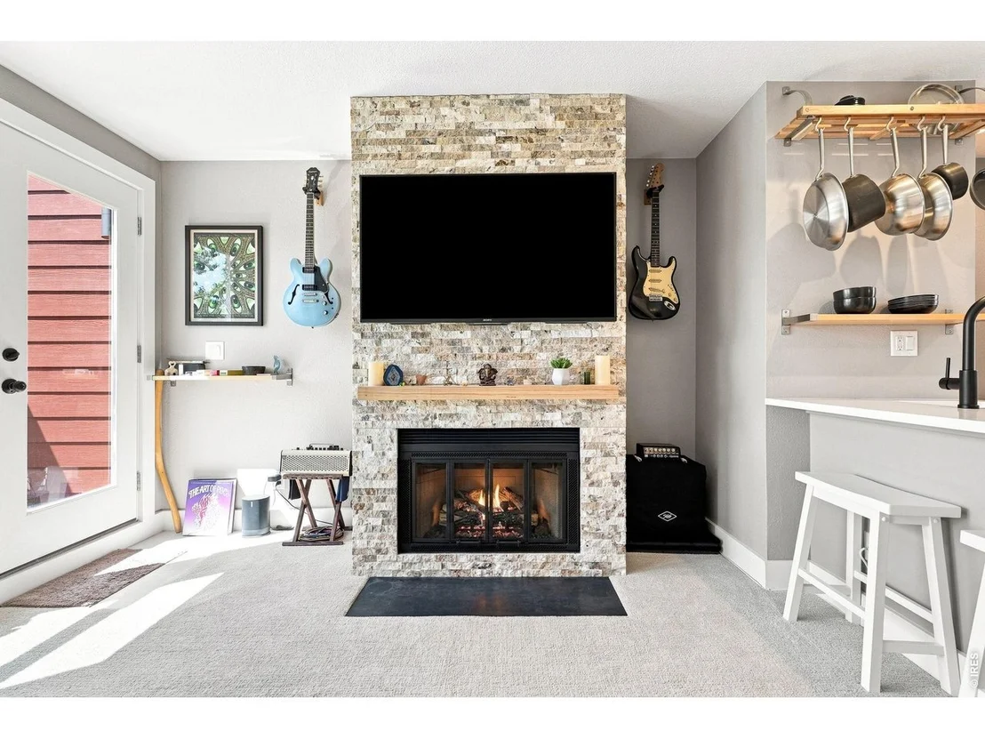 Photo of Unit 10 at 3025 Broadway St