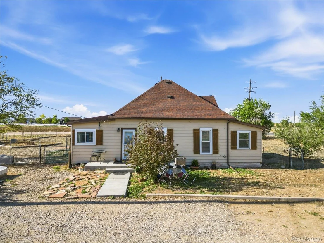 Photo of 40527 County Road 37
