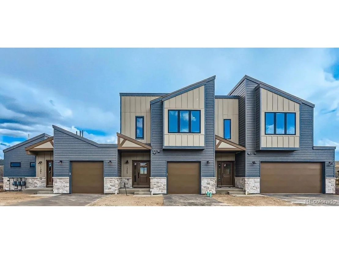 Photo of 1301 James Rd