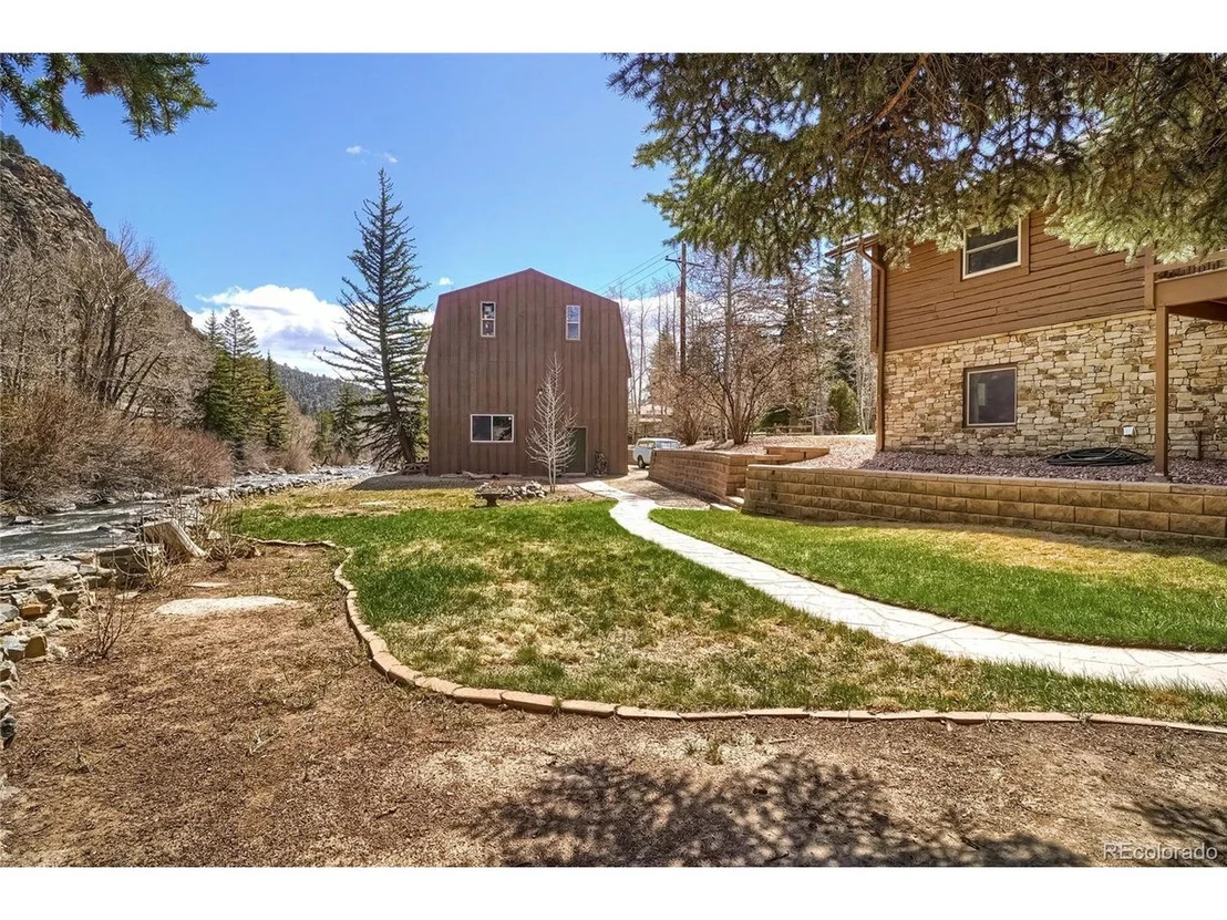 Photo of 123 Silver Lakes Dr