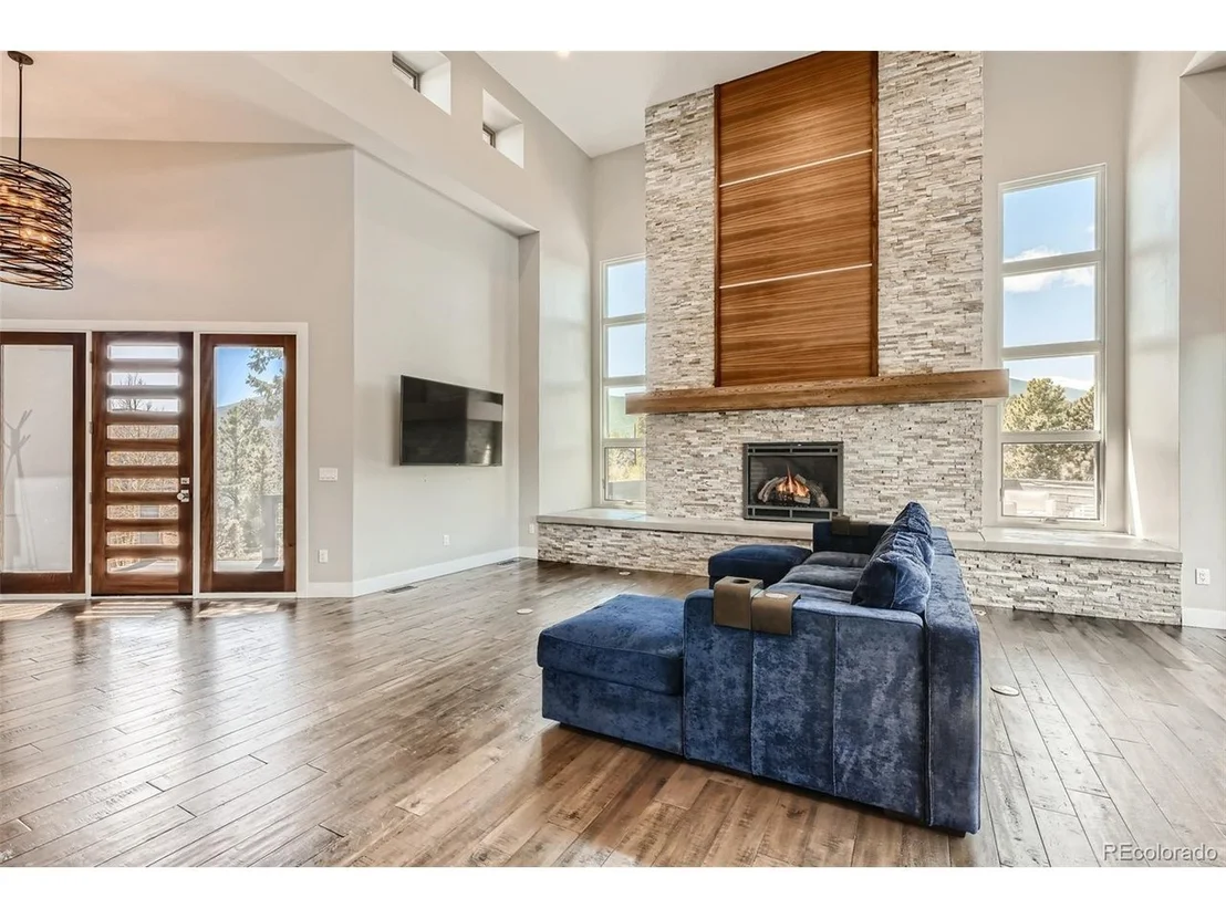 Photo of 422 Highlands Dr