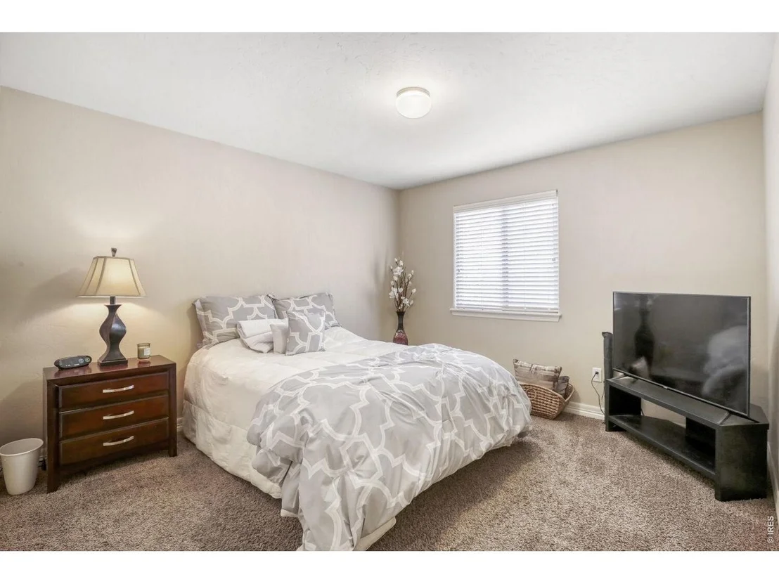 Photo of 7992 Saint St