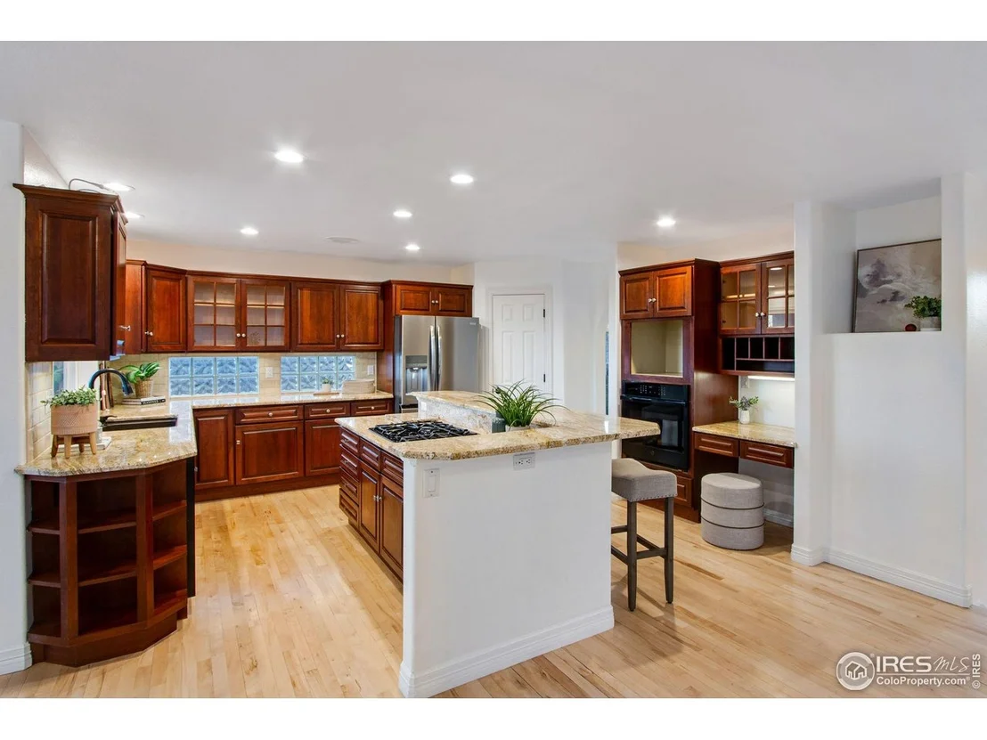 Photo of 378 High Pointe Dr