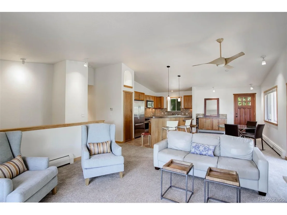 Photo of 586 Brook Rd