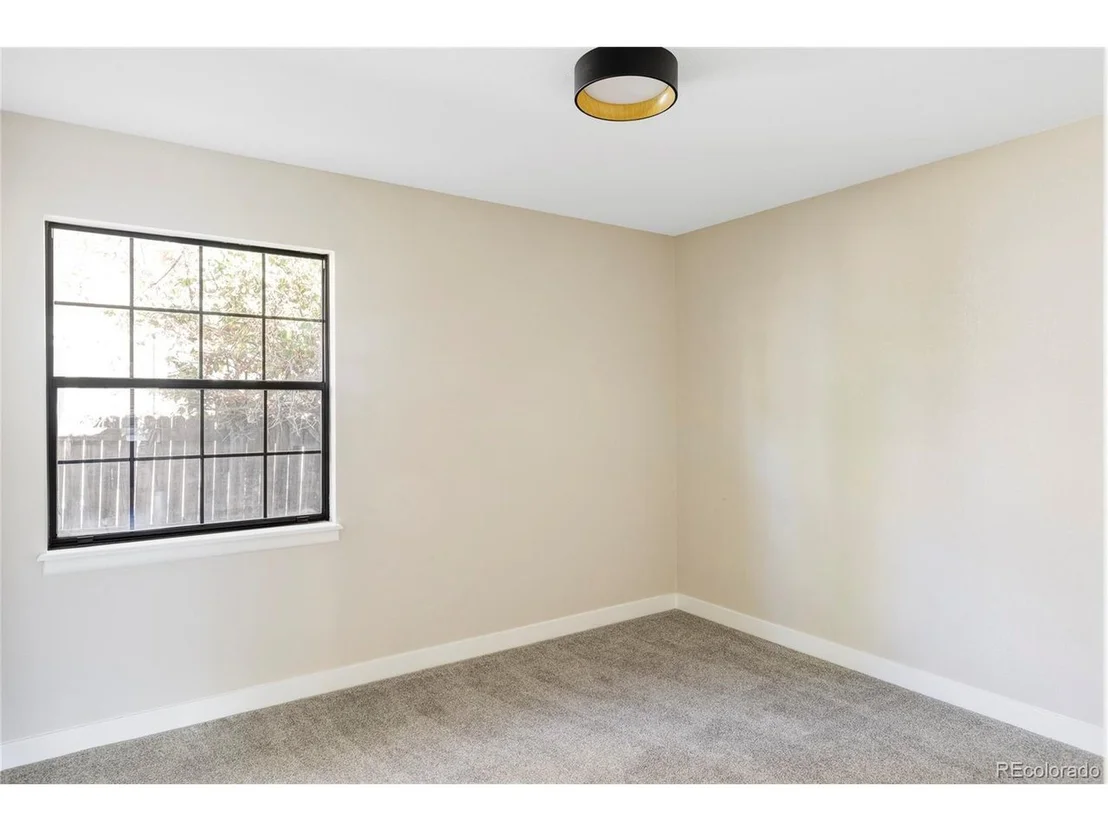 Photo of 8153 Field Cir