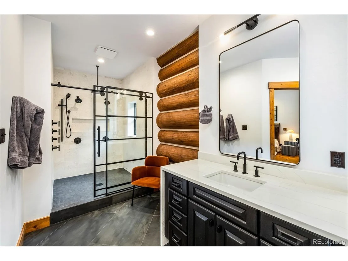 Photo of 341 Davenport Loop