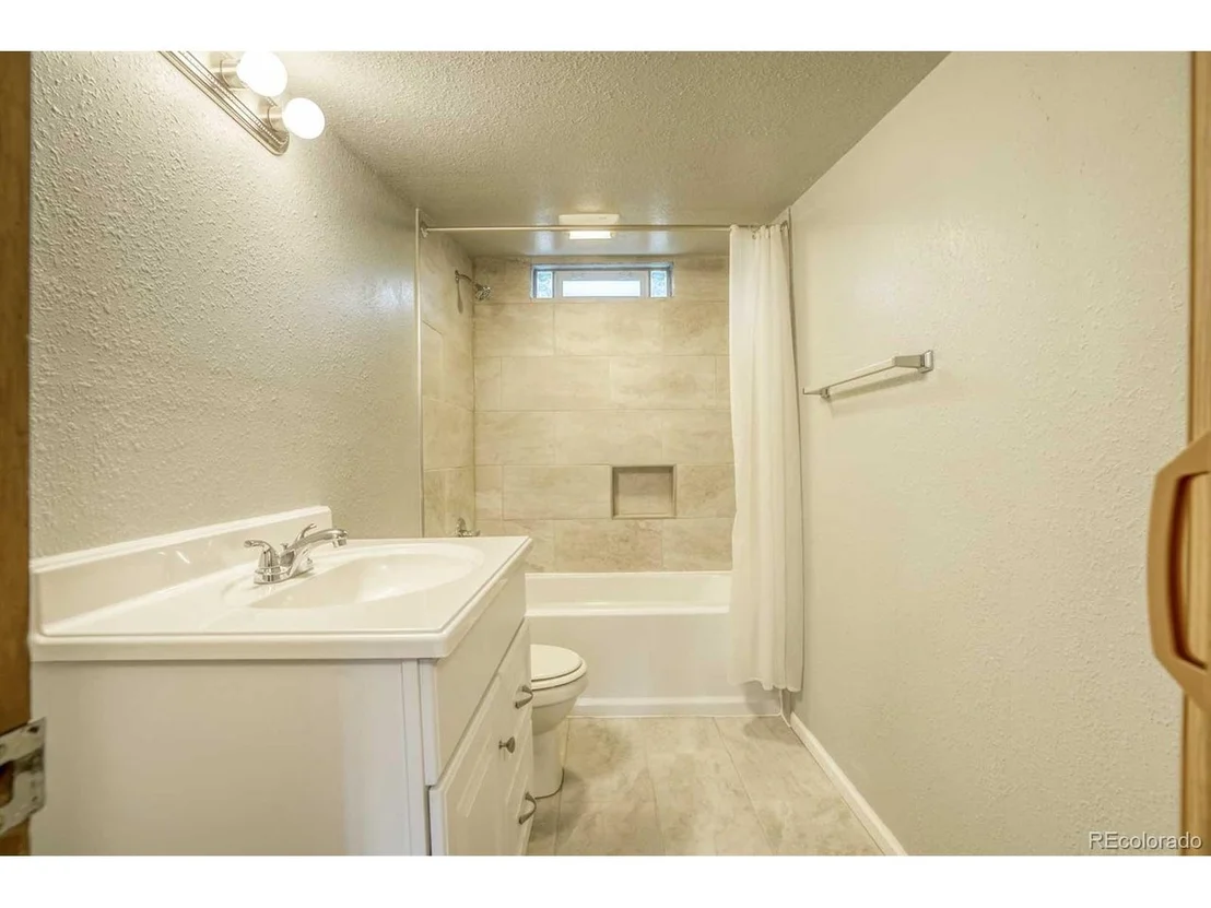 Photo of 131 Marigold Dr