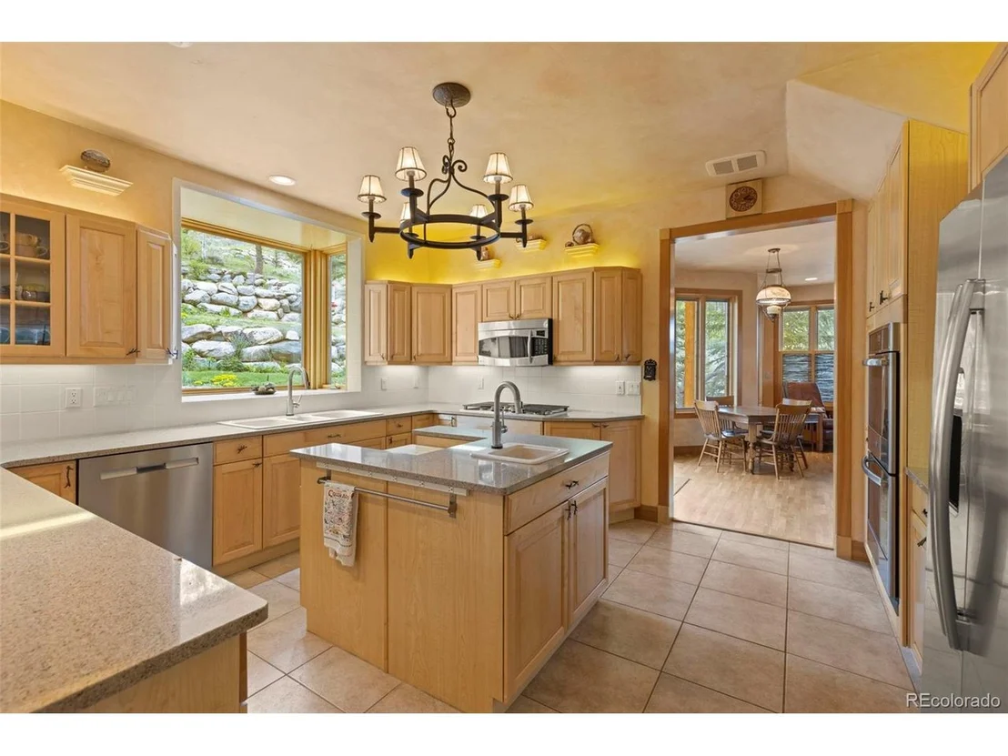 Photo of 273 Ensign Dr