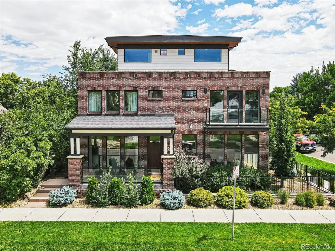 Photo of 2400 Lowell Blvd