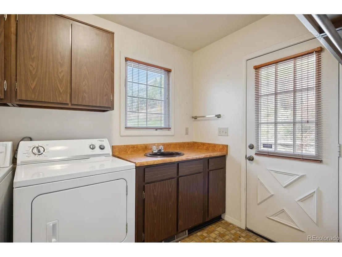 Photo of 3870 Cloverleaf Dr