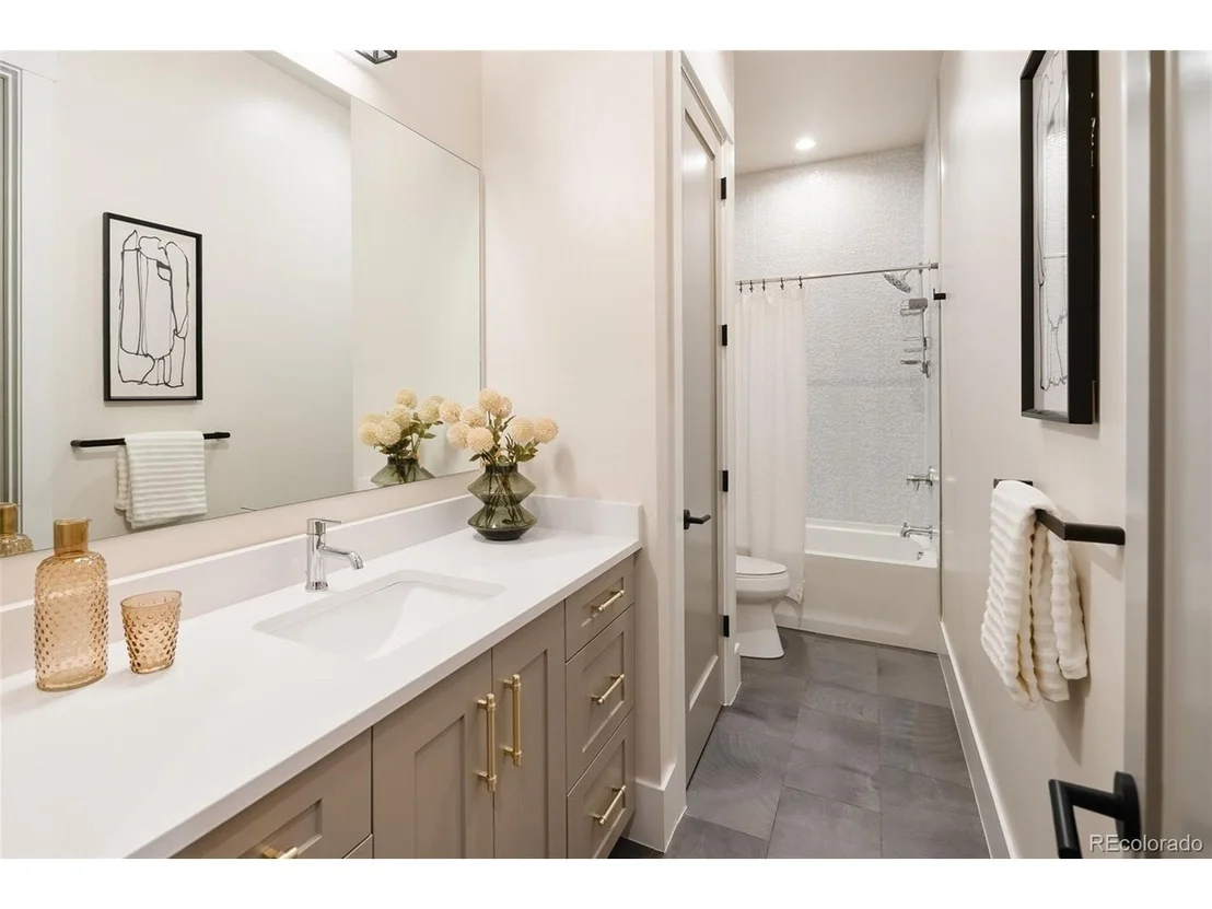 Photo of 20 Ivanhoe St