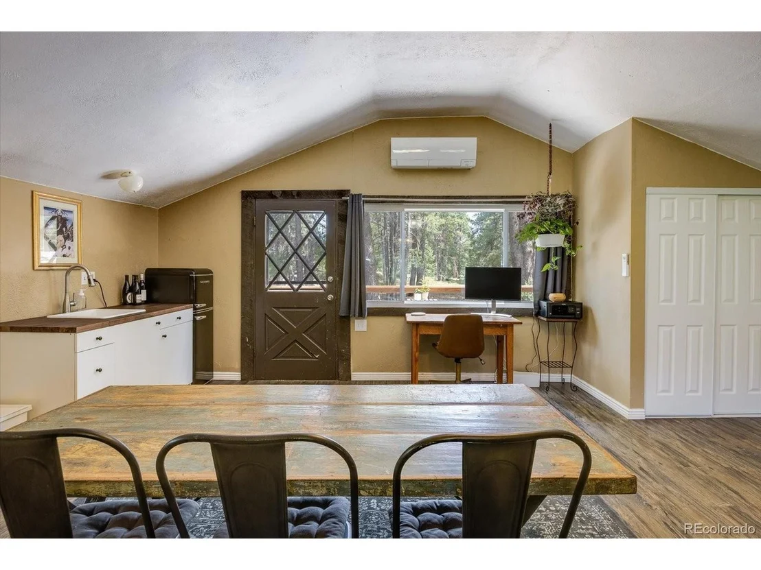 Photo of 463 Pine Glade Rd