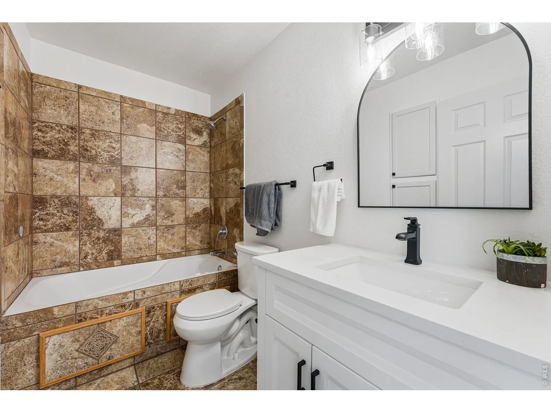 Photo of 2525 50th Ave
