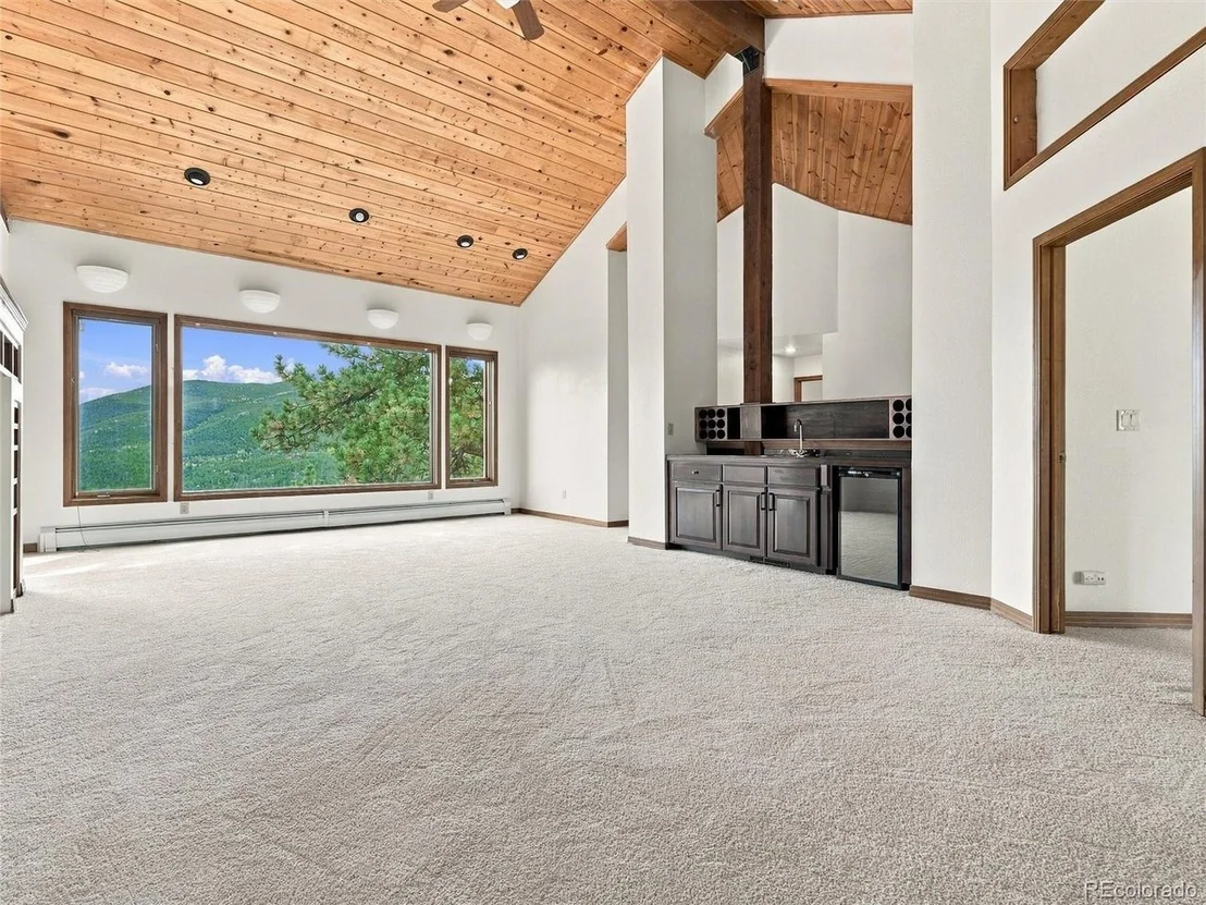 Photo of 35000 Fox Ridge Rd