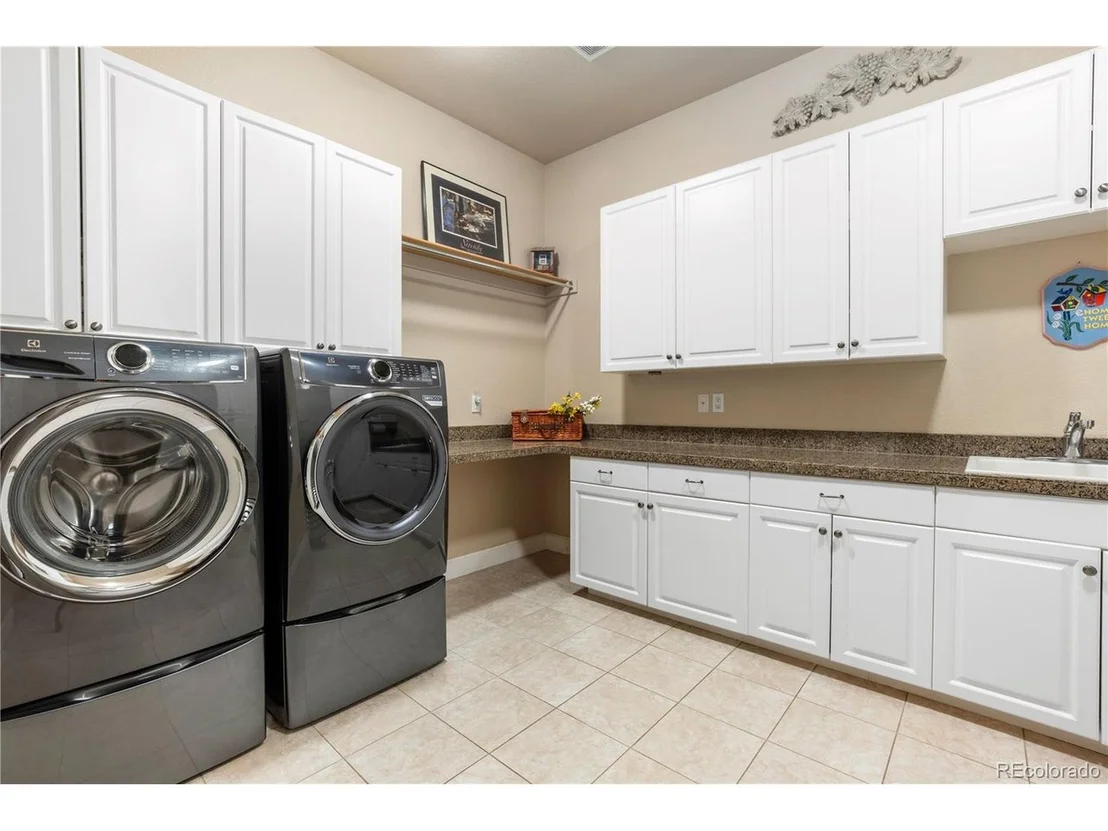 Photo of 7723 Devinney Ct