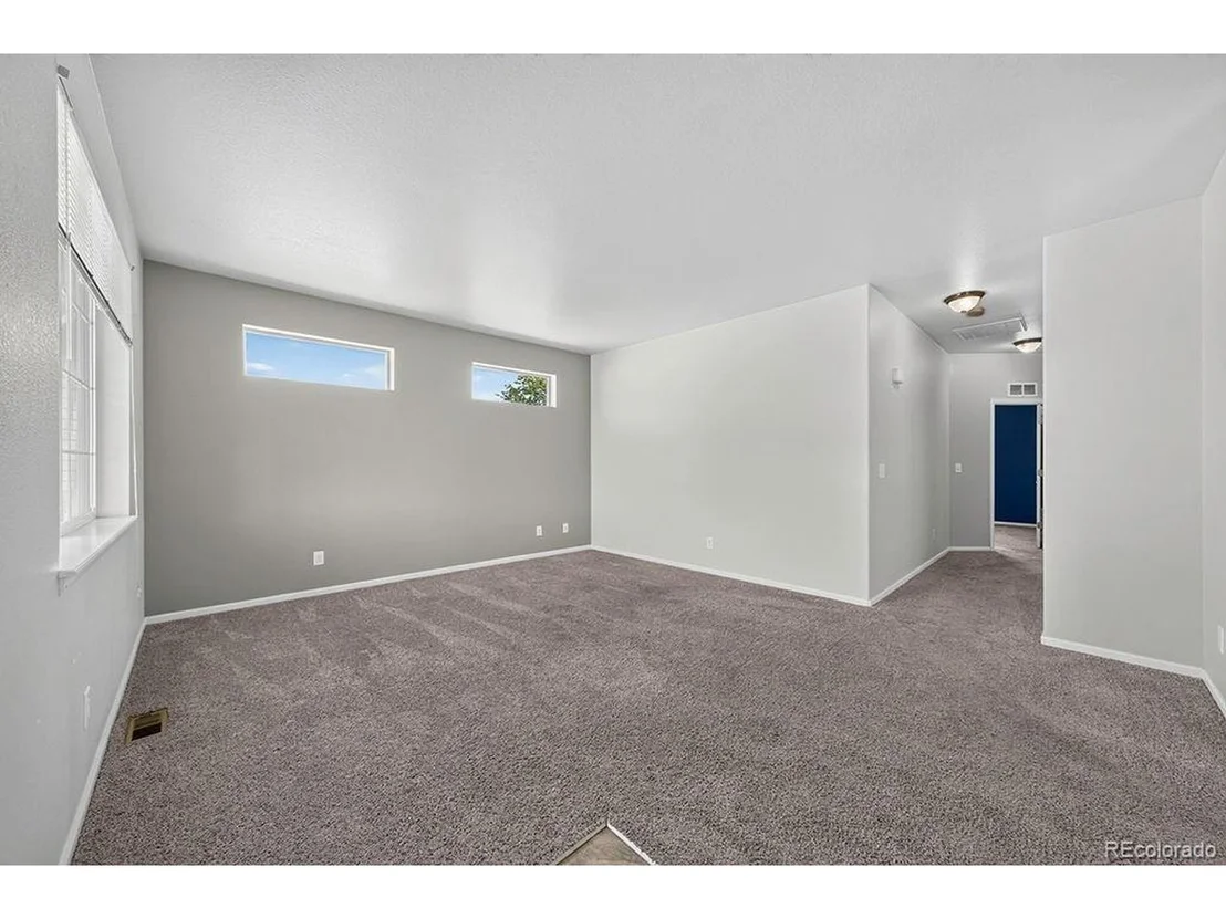 Photo of 370 Naples St