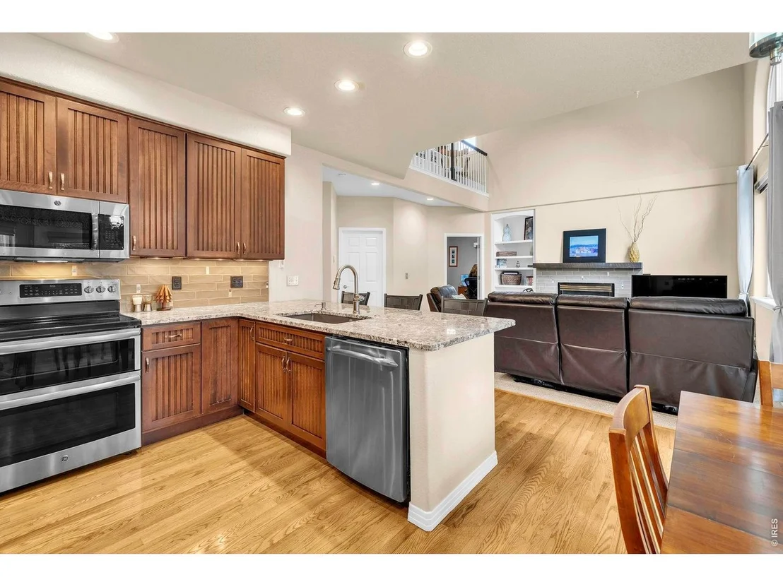 Photo of 2233 Bluebird Dr