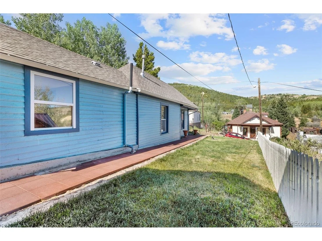 Photo of 350 Spring St