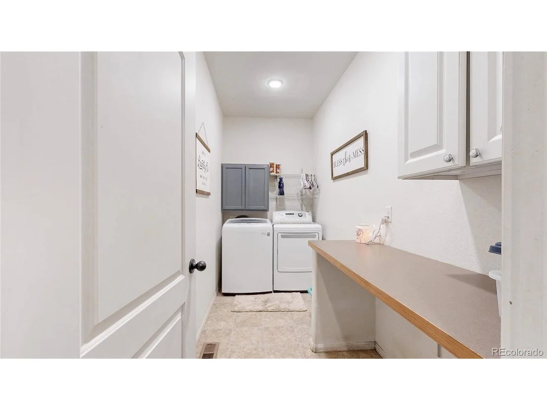 Photo of 517 Dee Rd