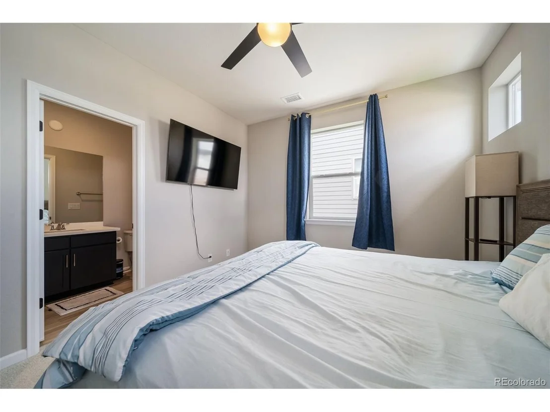 Photo of 5699 Amarosa Dr