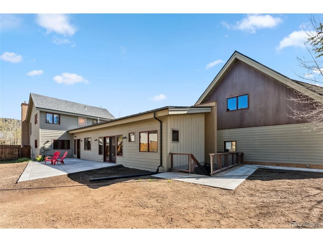 Photo of 475 Vail Cir