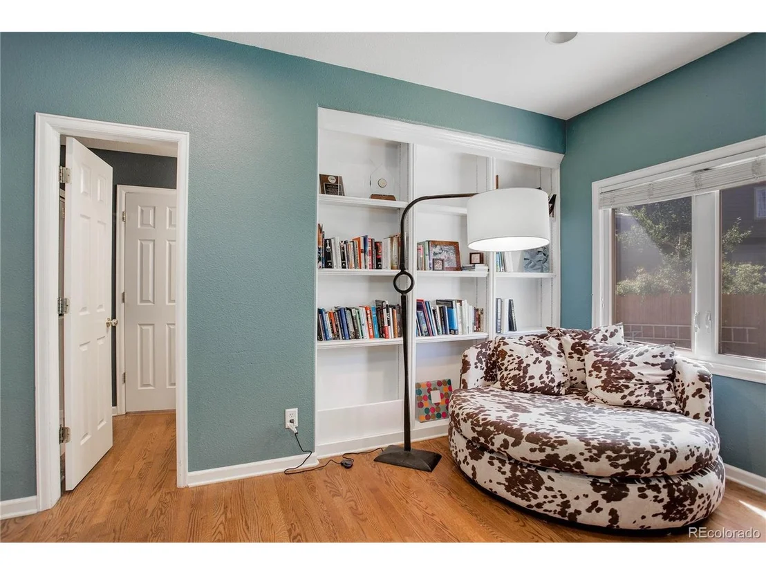 Photo of 345 Onyx Way