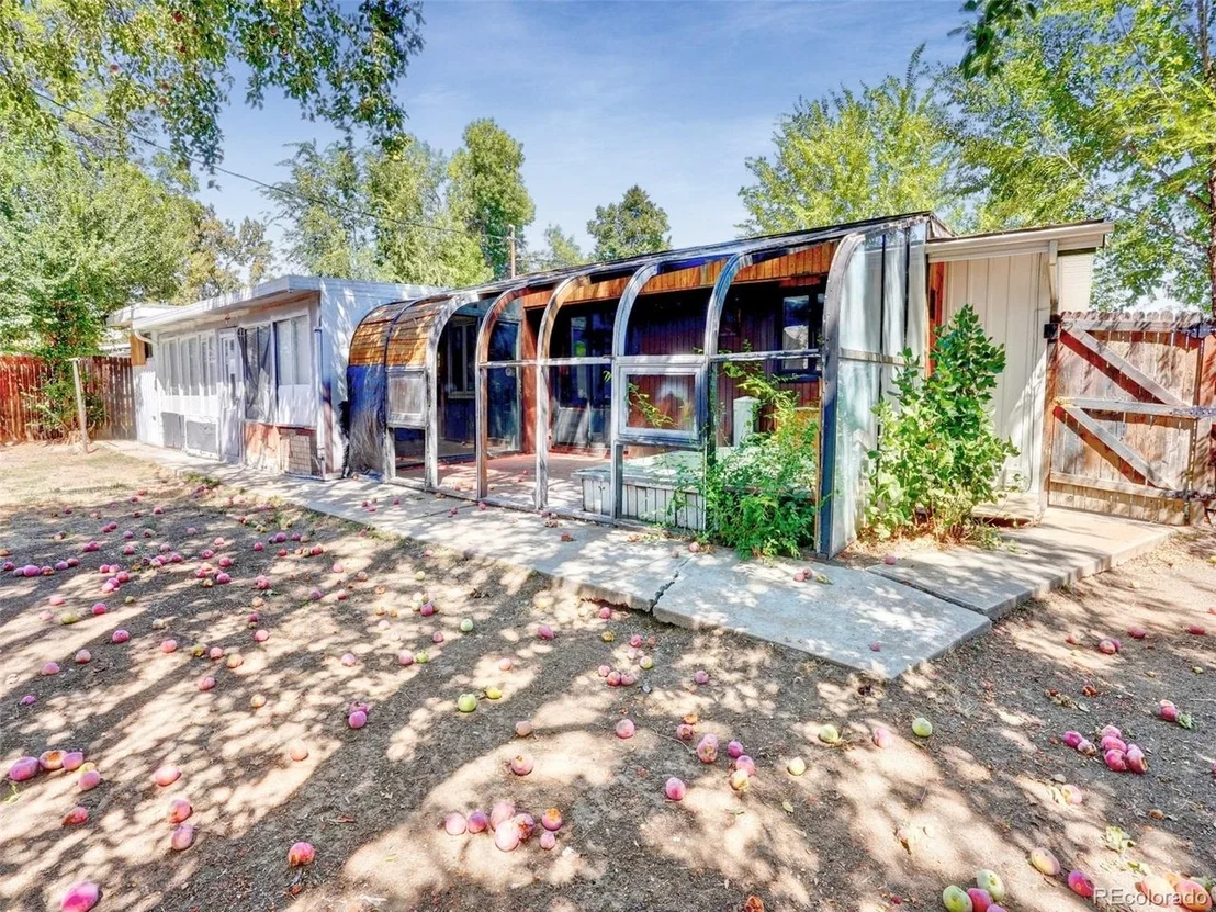Photo of 7789 Greenleaf Ln