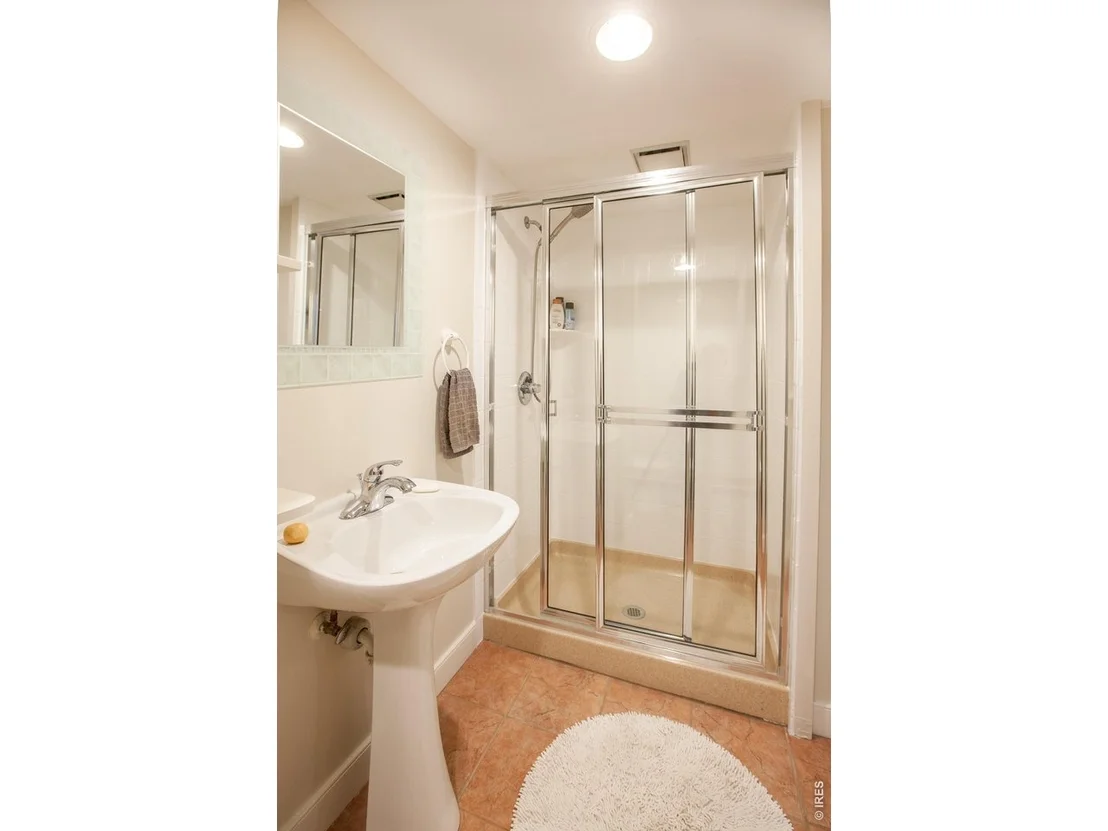 Photo of 6152 Hygiene Rd