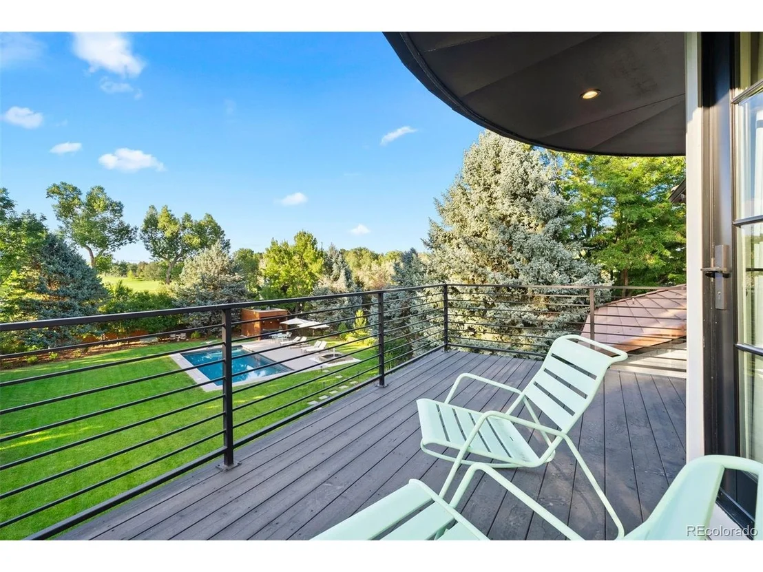 Photo of 5 Cherrymoor Dr