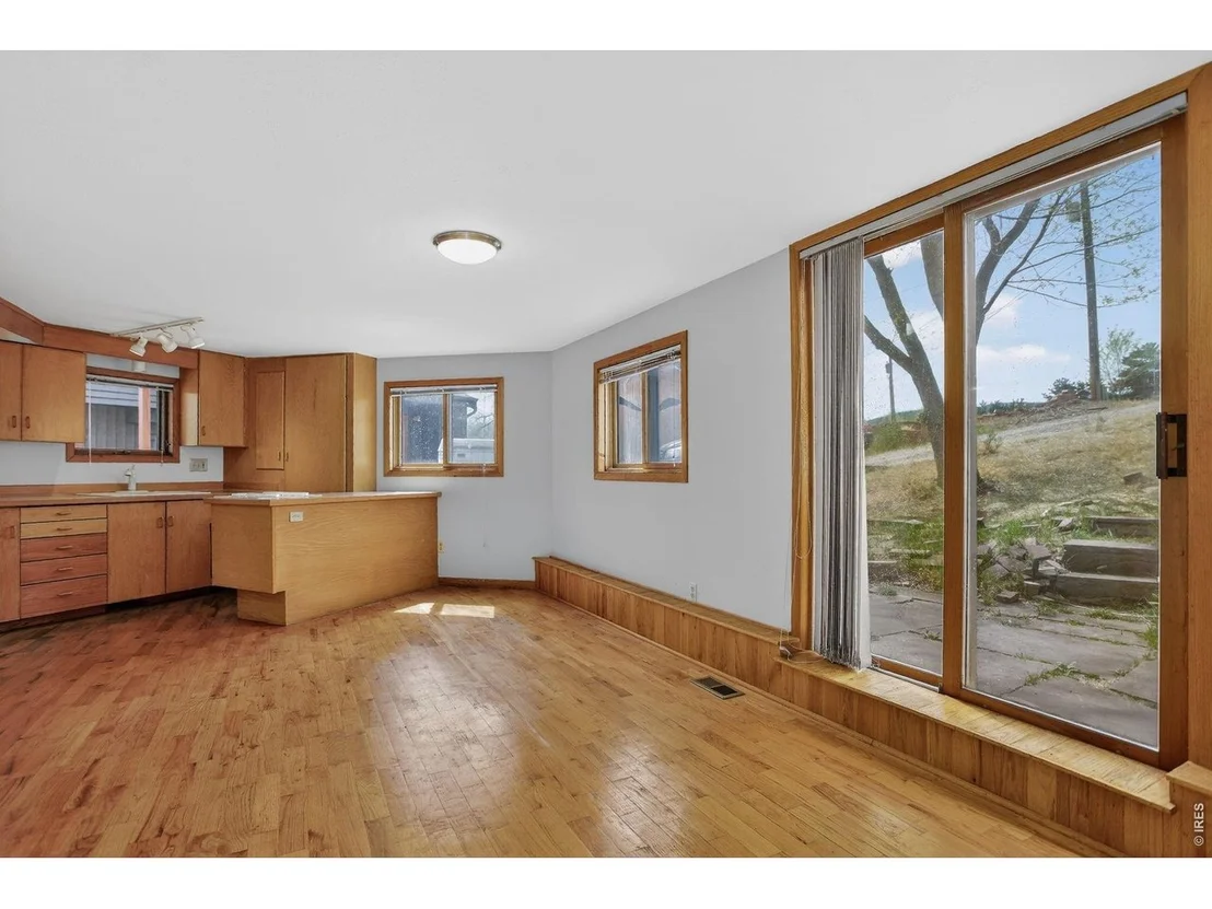 Photo of 215 Ewald Ave